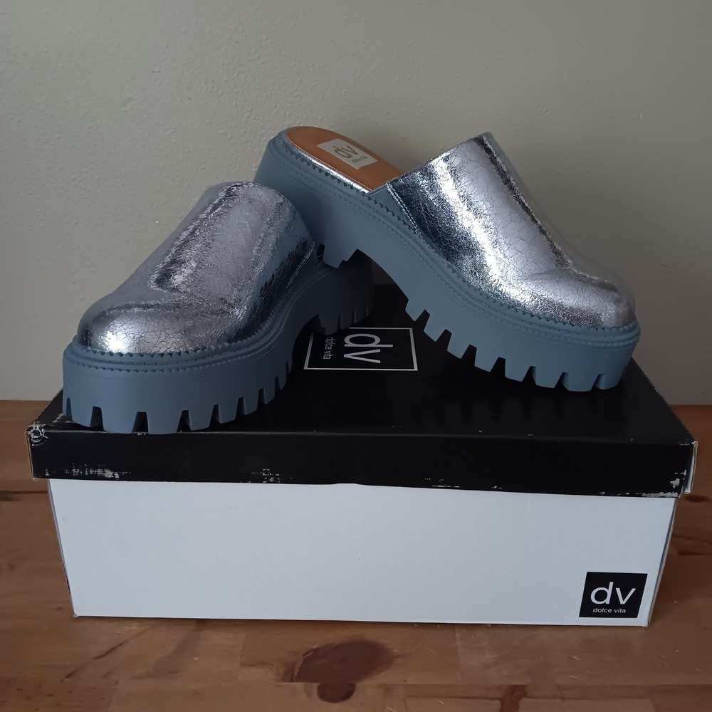 DV Dolce Vita Lexy Mules Womens 5 Light Blue Metallic Lug Platform Clogs NWB
